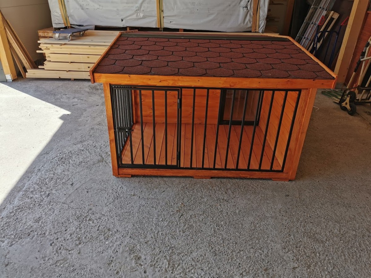 Z-Rex isolierte Hundehütte